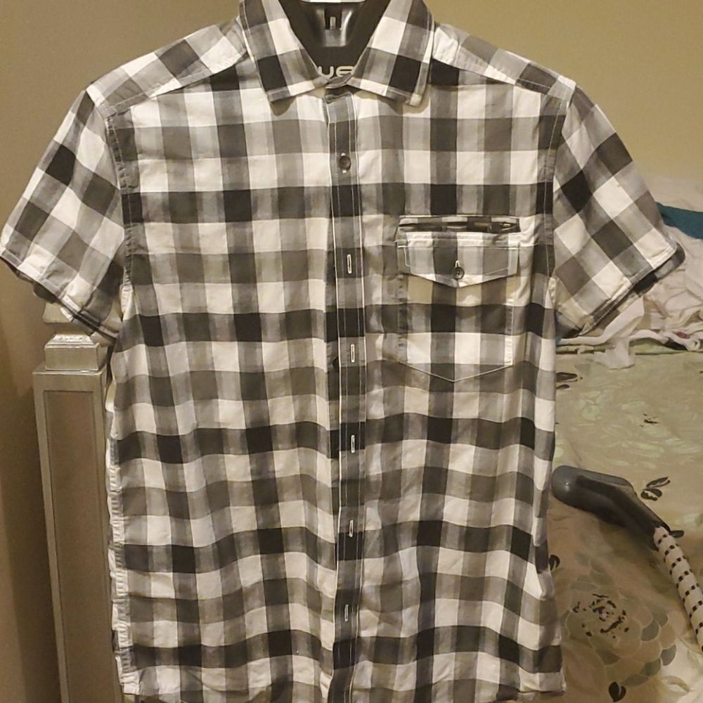 Kenneth Cole Black & White short sleeved shirt